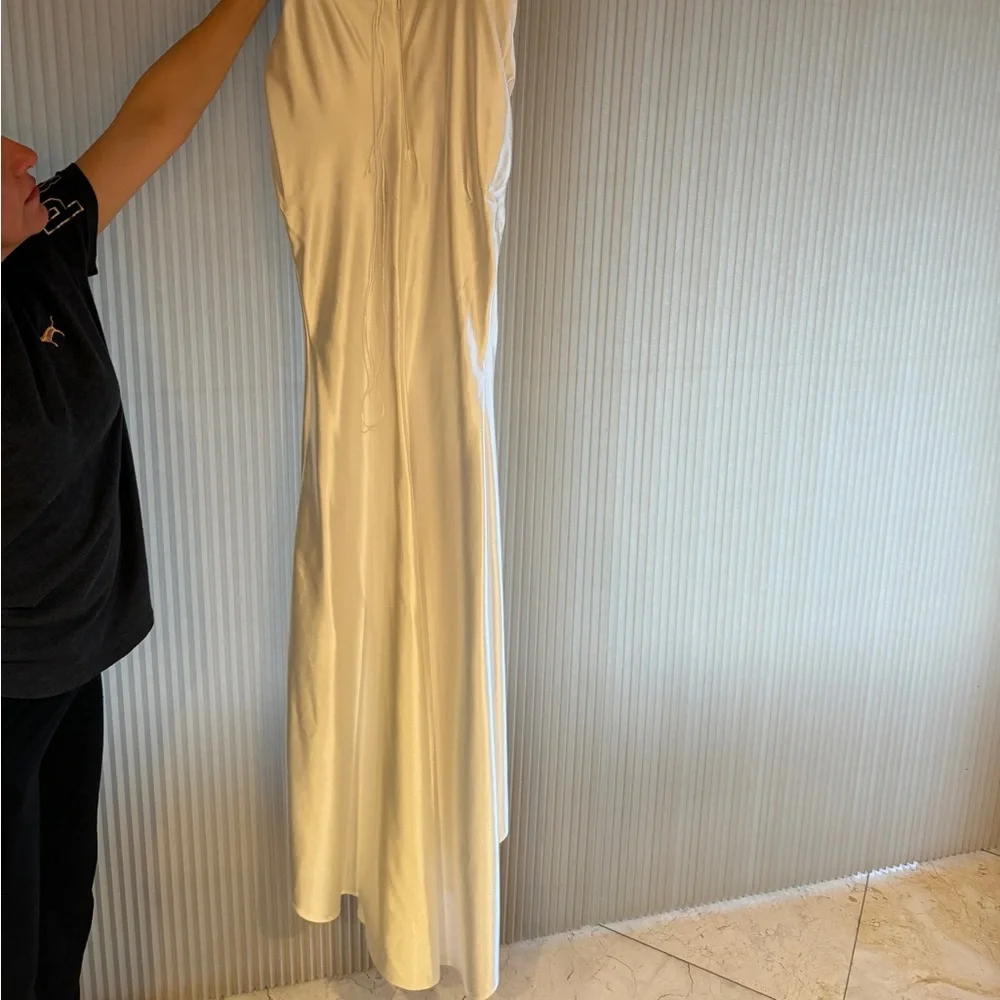 Albina Dyle white dress with crystals size small - Picture 4 of 4